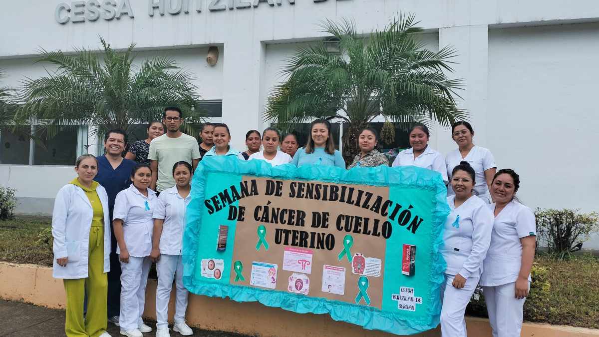 Personal médico del CESSA informando sobre el tema (29 de agosto). Fotografía: Especial