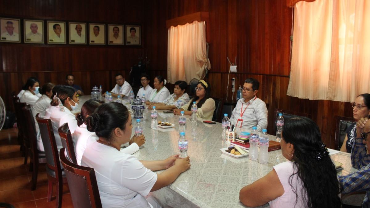 Autoridades municipales dan bienvenida al personal médico (27 de agosto). Fotografía: Especial
