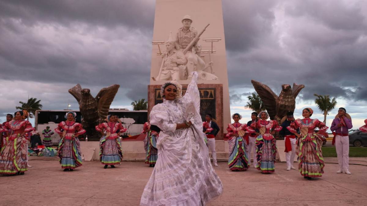 Presentación de los grupos culturales en Chetumal (27 de agosto). Fotografía: Especial