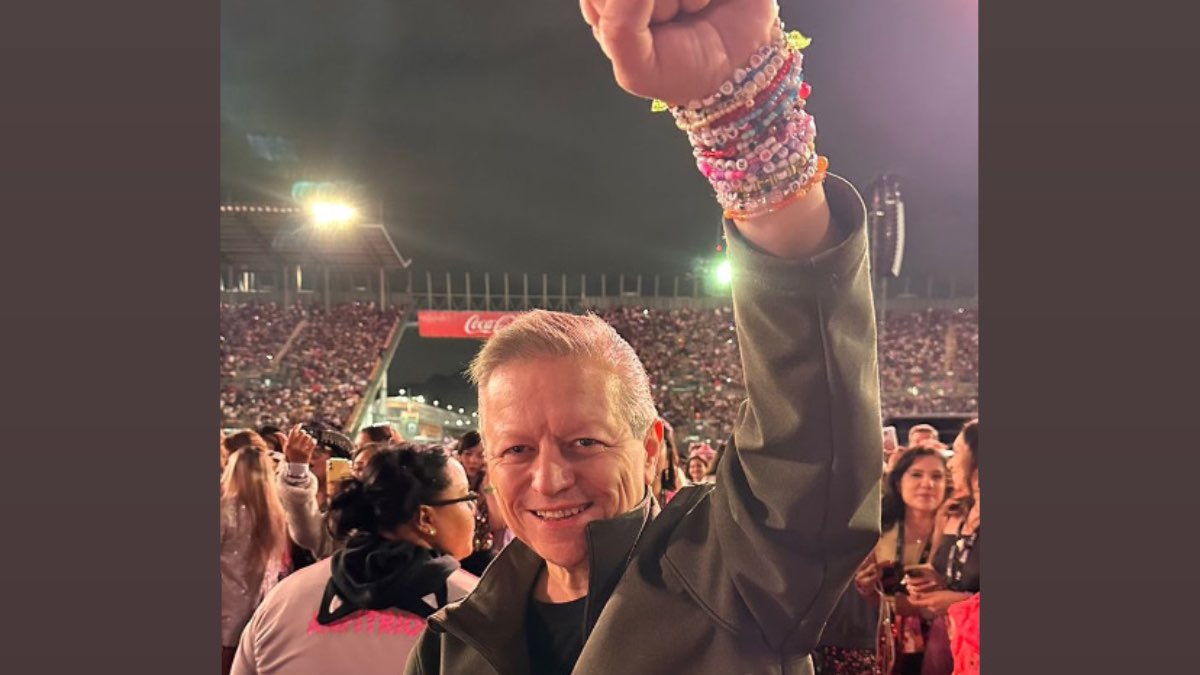 ¡Lo logró! Presume ministro Arturo Záldivar ida al concierto de Taylor Swfit