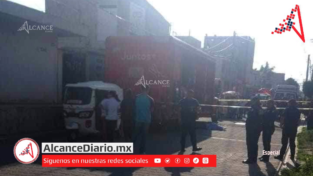 Muere repartidor de Coca-Cola al caer de camión y pegarse en la cabeza en Acatzingo