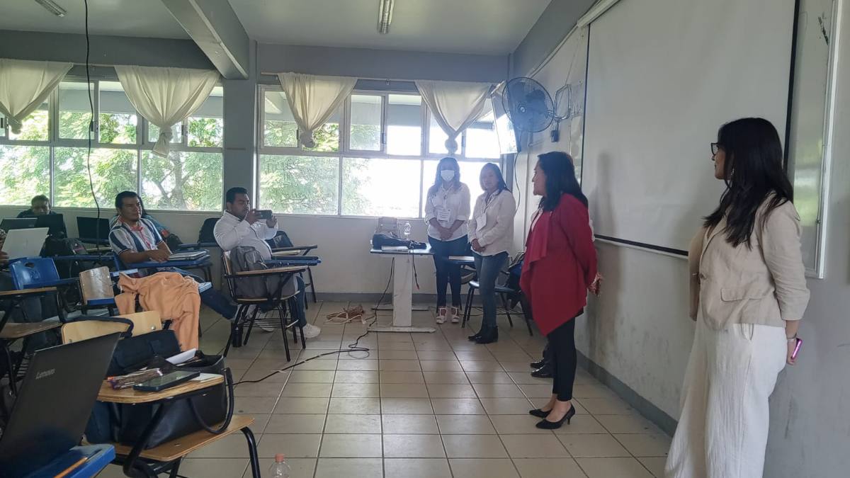 Docentes capacitándose (31 de agosto). Fotografía: Especial