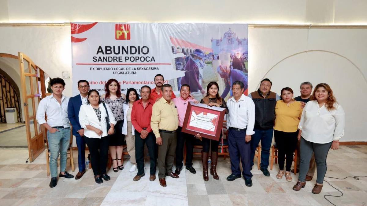 Toño López y PT reconocen a Abundio Sandre por rescate de tradiciones en Cholula