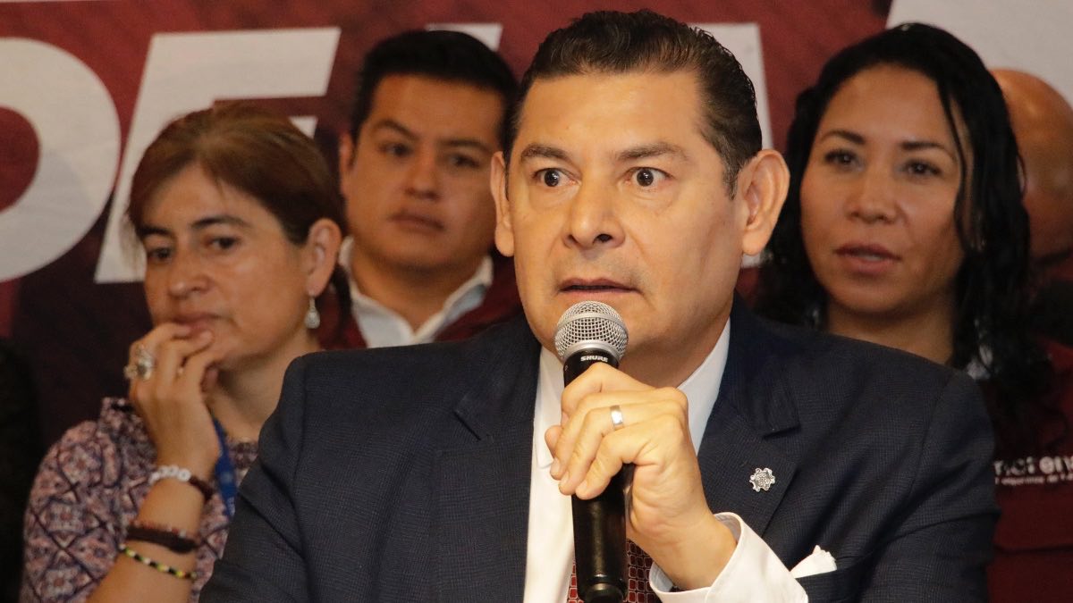 Alejandro Armenta confía ganar encuestas internas de Morena