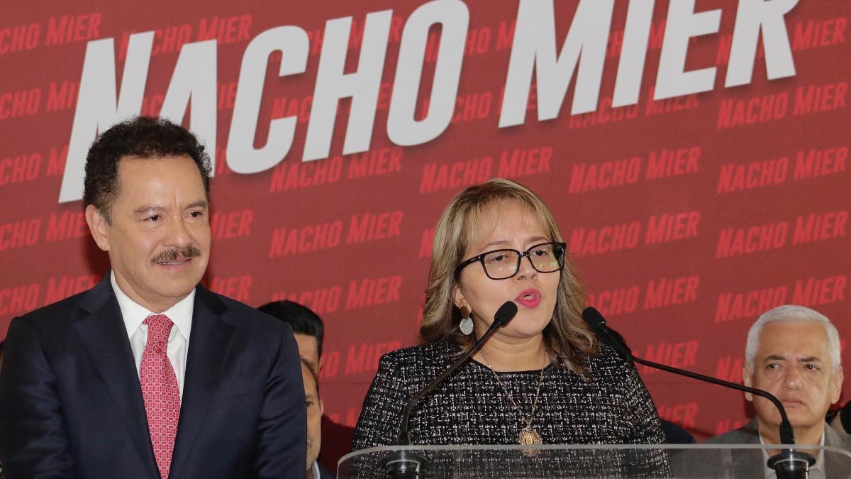 Nacho Mier aceptaría si Morena elige a mujer como candidata en Puebla