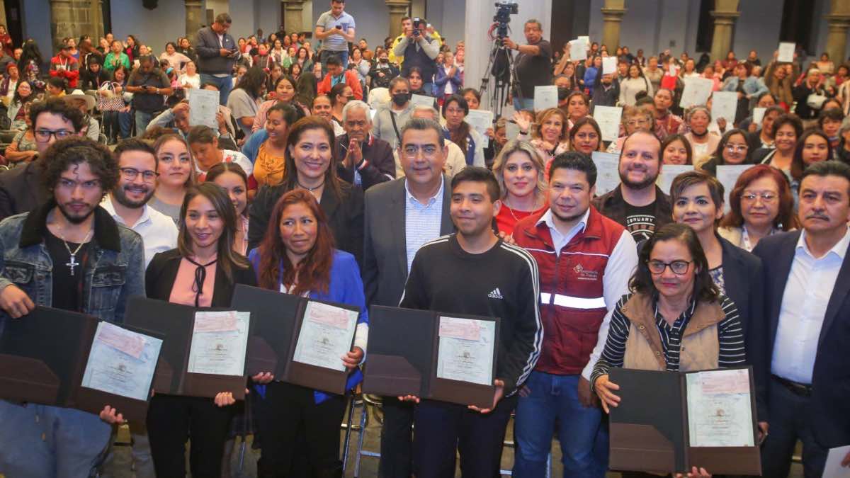 Entregan 400 acciones de Capacitación para el Empleo 2023C