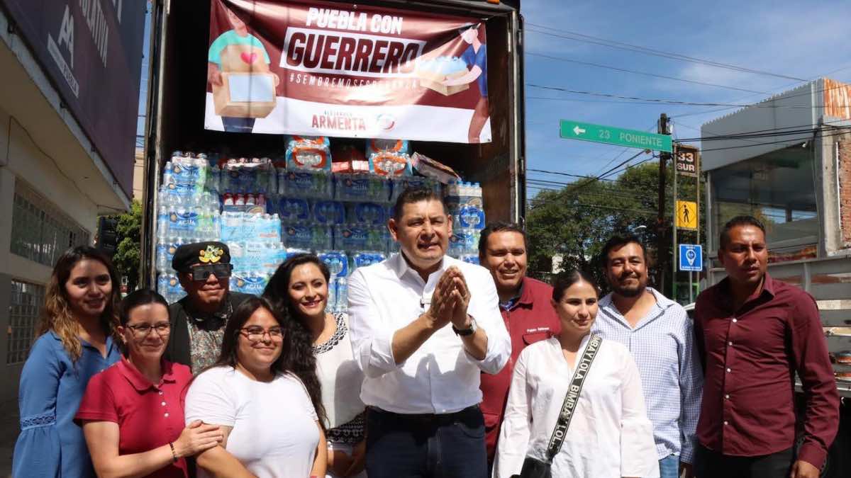 Gracias a solidaridad de poblanos van 25 toneladas de ayuda a Guerrero: Armenta