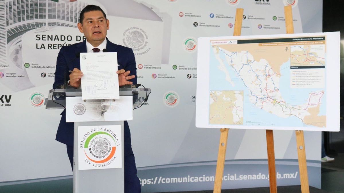 Presenta Alejandro Armenta su licencia como senador por Puebla