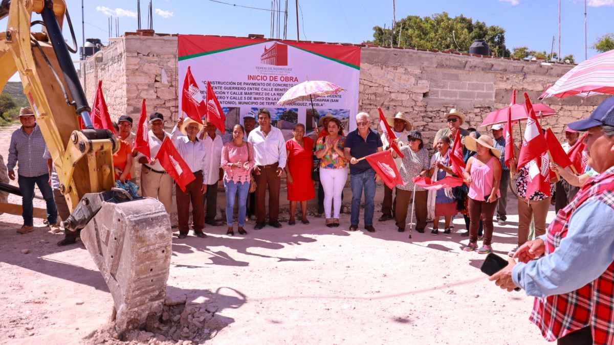 El director de Obras públicas, Alejandro Meza Toscano, detalló que se continuará trabajando a través de la organización para cumplir con las necesidades de la población (01 de octubre). Fotografía: Especial