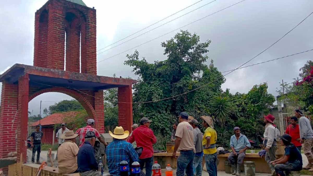 Logran avanzar con capilla en Tepeixco, Zacatlán