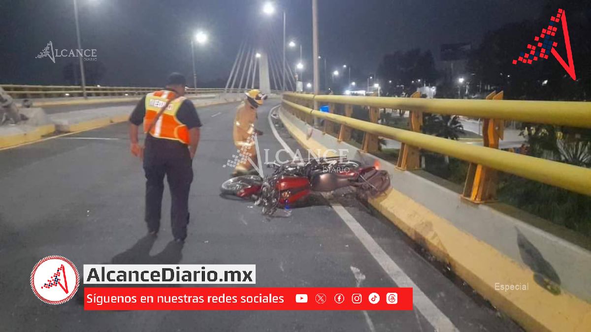 Muere pareja de motociclistas al derrapar en San Andres Cholula