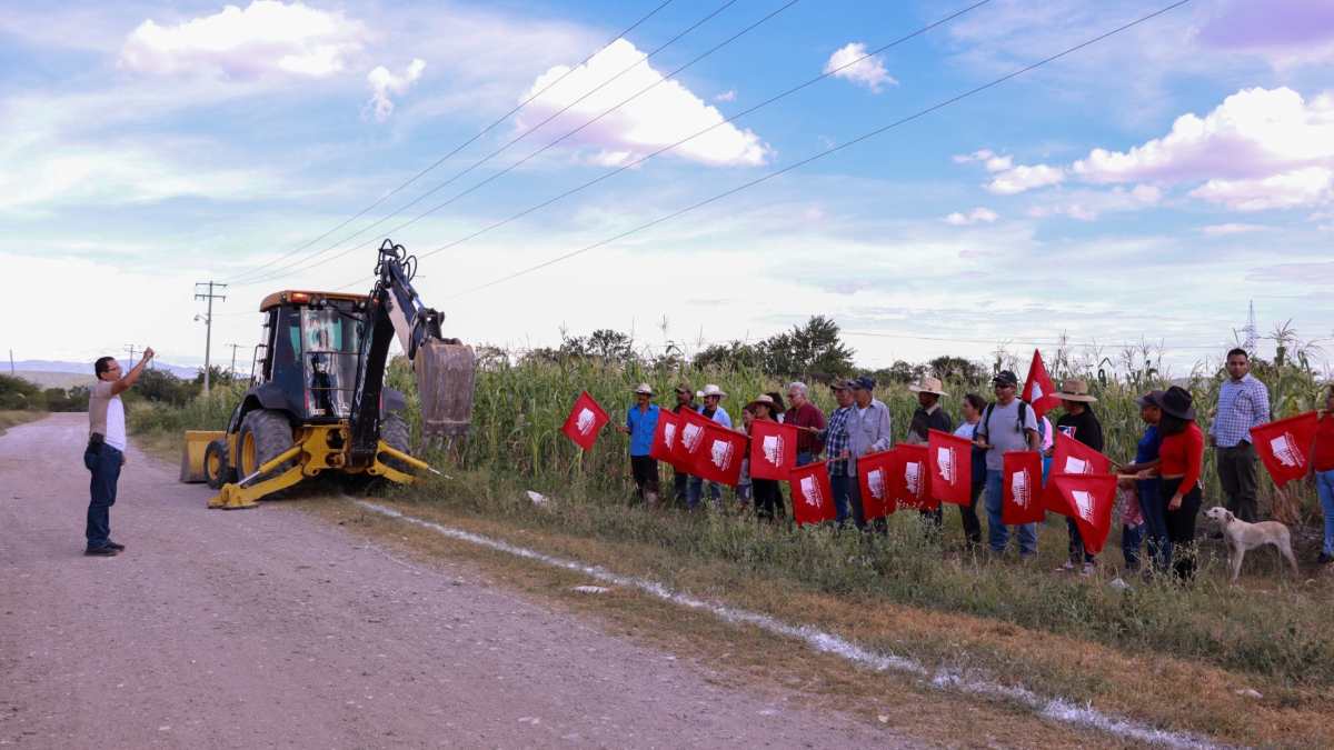 Llevan agua potable a familias de Tepexi de Rodríguez