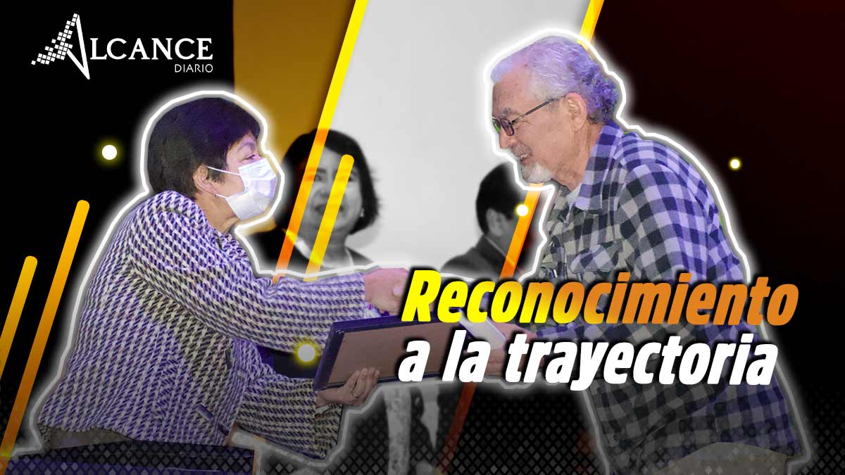 Rectora de la BUAP entrega reconocimiento por antigüedad a 505 trabajadores