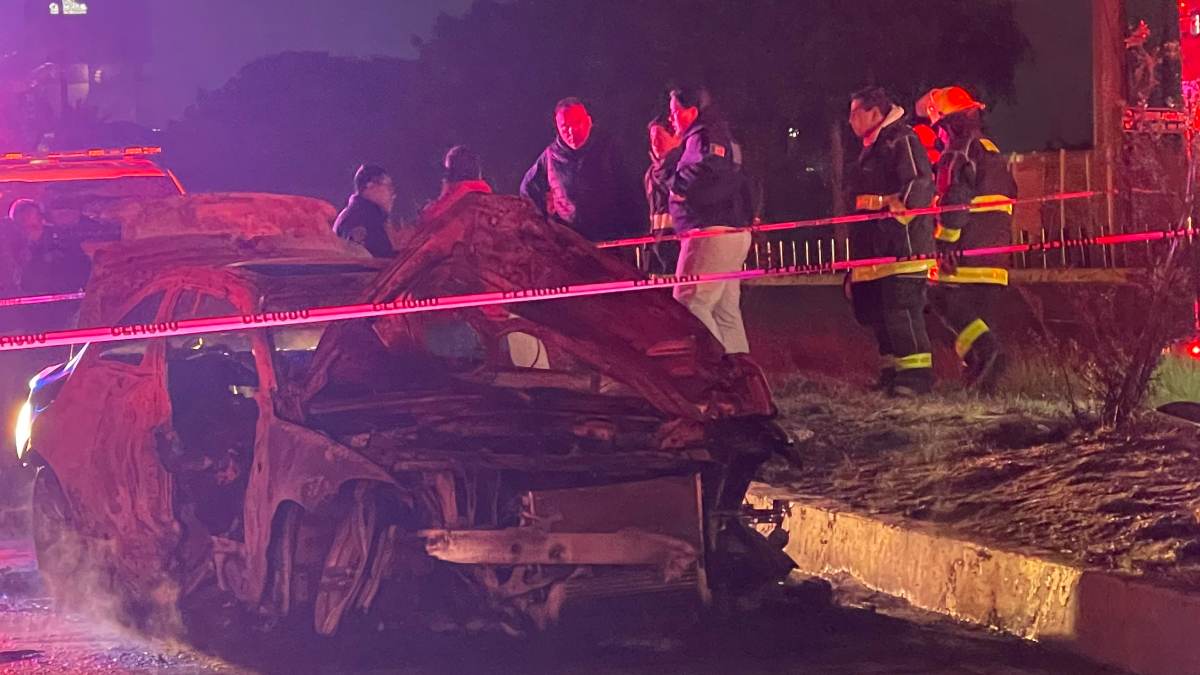 Tres personas mueren calcinadas en la Vía Atlixcáyotl