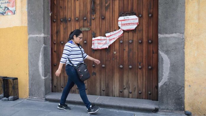 Más de 600 bares y antros irregulares en Puebla han sido clausurados
