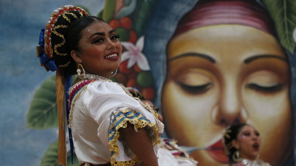 Dan conferencia con artistas de todo el país en Puebla