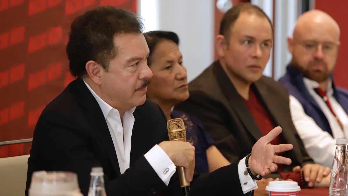 Presenta Nacho Mier equipo para precampaña al Senado 