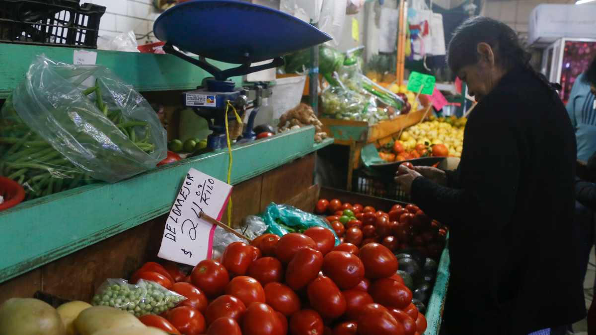 Productos de la canasta básica suben de precio en mercados de Puebla por heladas