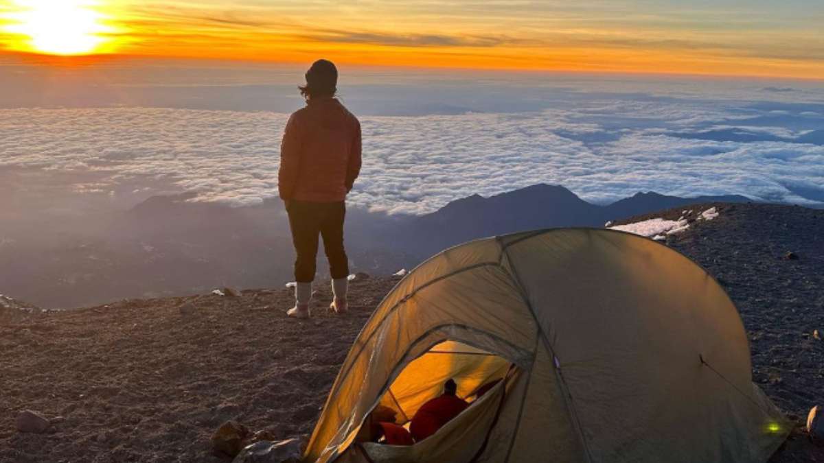¡Atleta cruza el cráter del Pico de Orizaba!