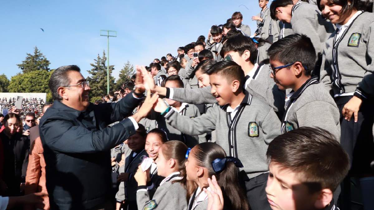 Arranca rehabilitación de cancha de fútbol en Centro Escolar "José María Morelos y Pavón"