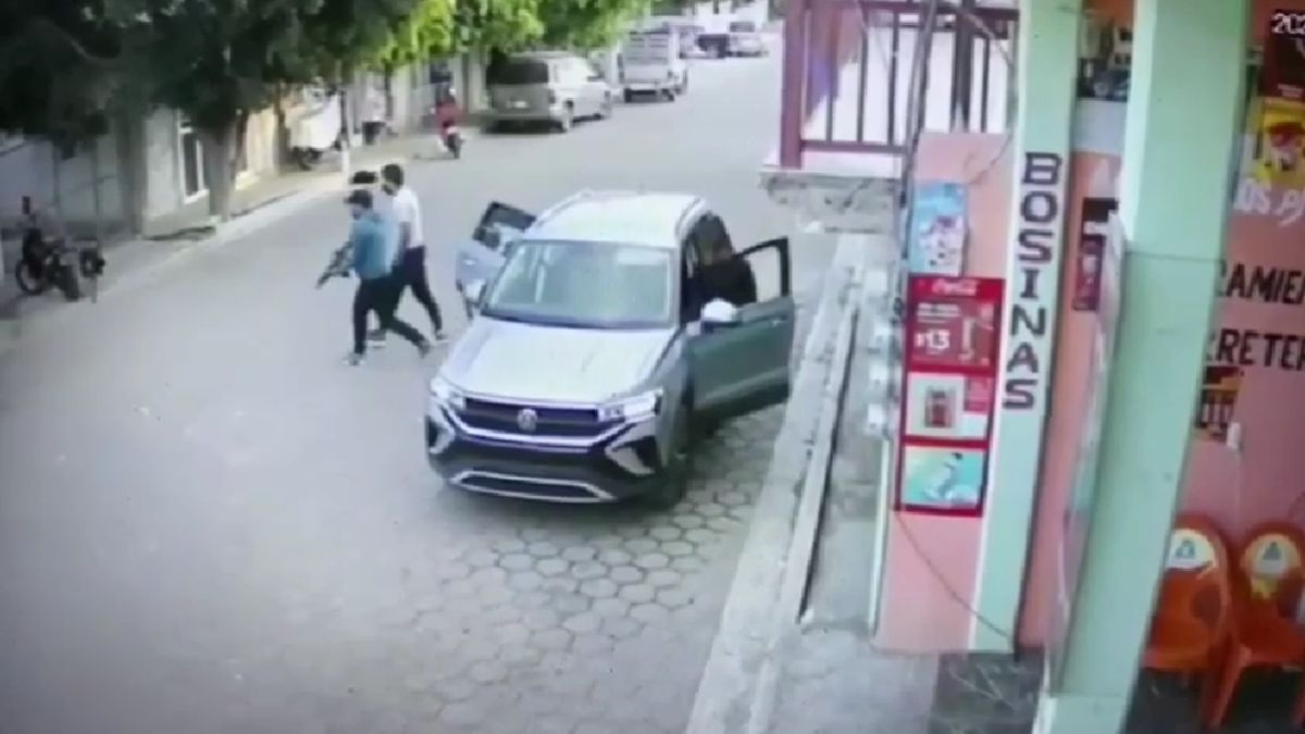 Delincuentes a mano armada roban una carnicería en Santa Isabel Cholula