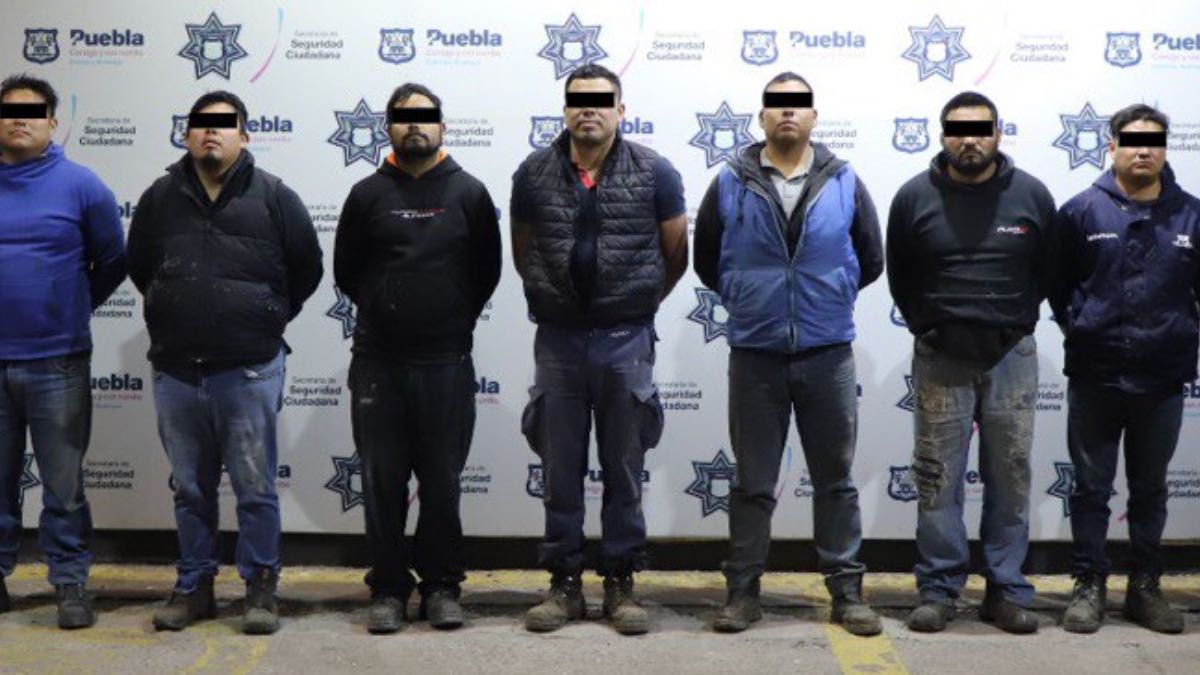 Detienen a diez hombres por robar cable de Telmex