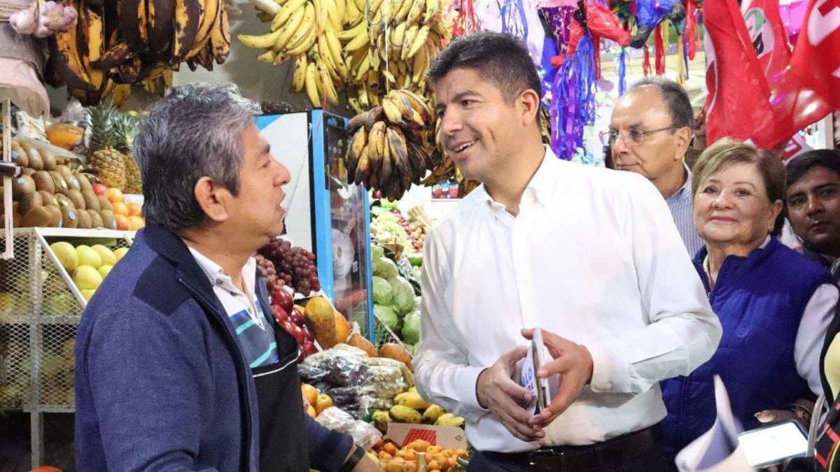 Eduardo Rivera plantea reactivar la economía en Tehuacán y el campo poblano