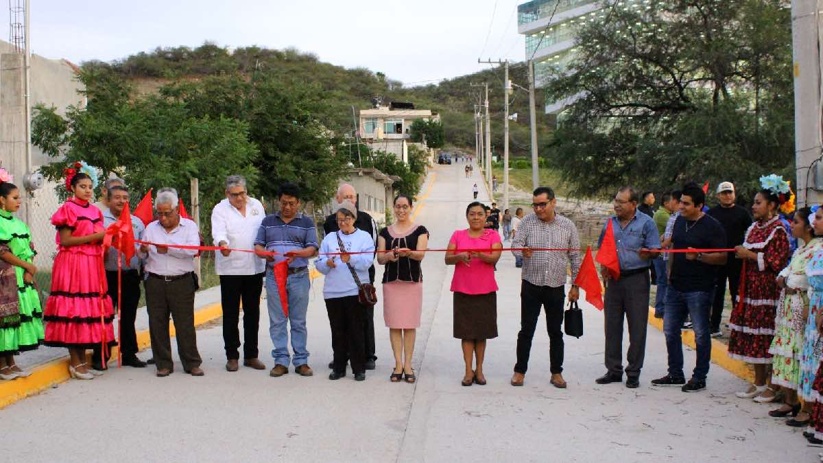 Inaugura Antorcha obras en Tecomatlán con recursos propios
