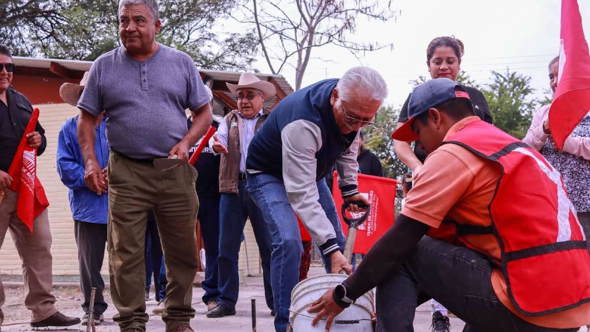 Inician construcción en explanada en Primaria “Lic. Benito Juárez” de Buena Vista, Tepexi