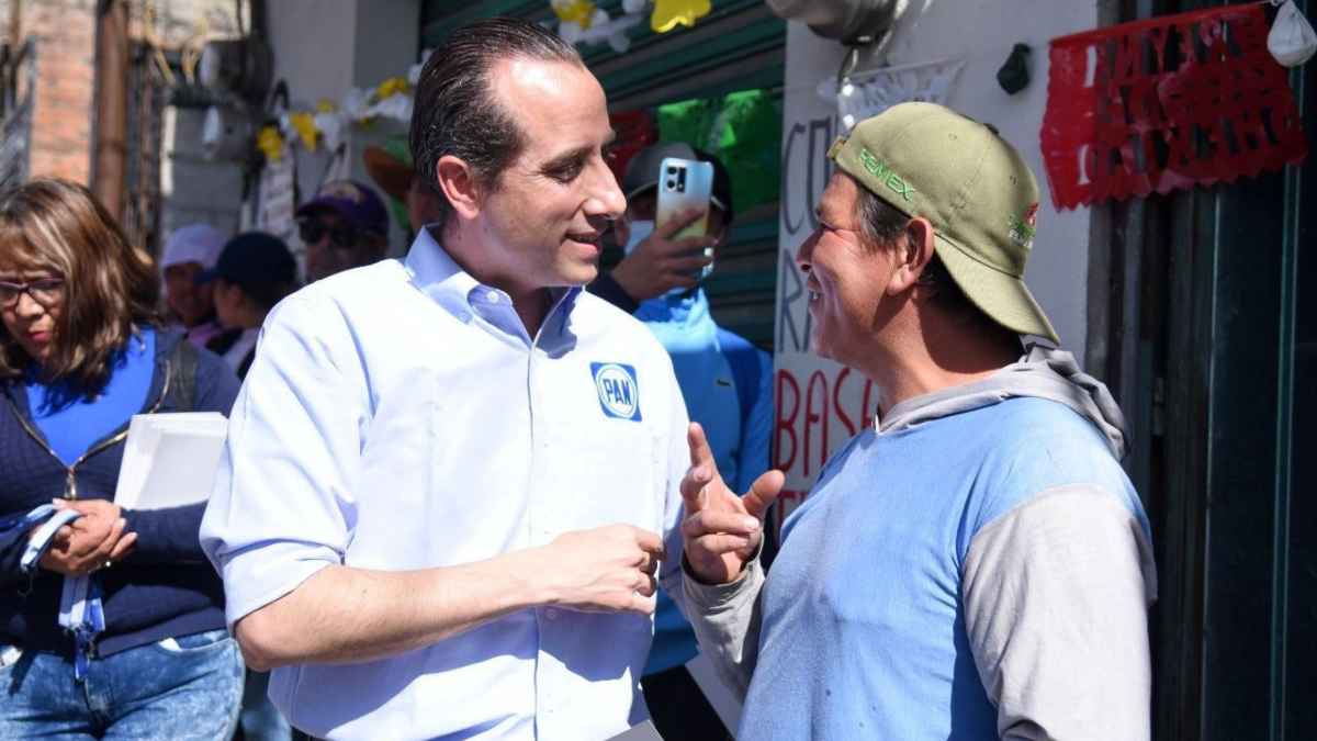 Mario Riestra visita San Miguel Canoa