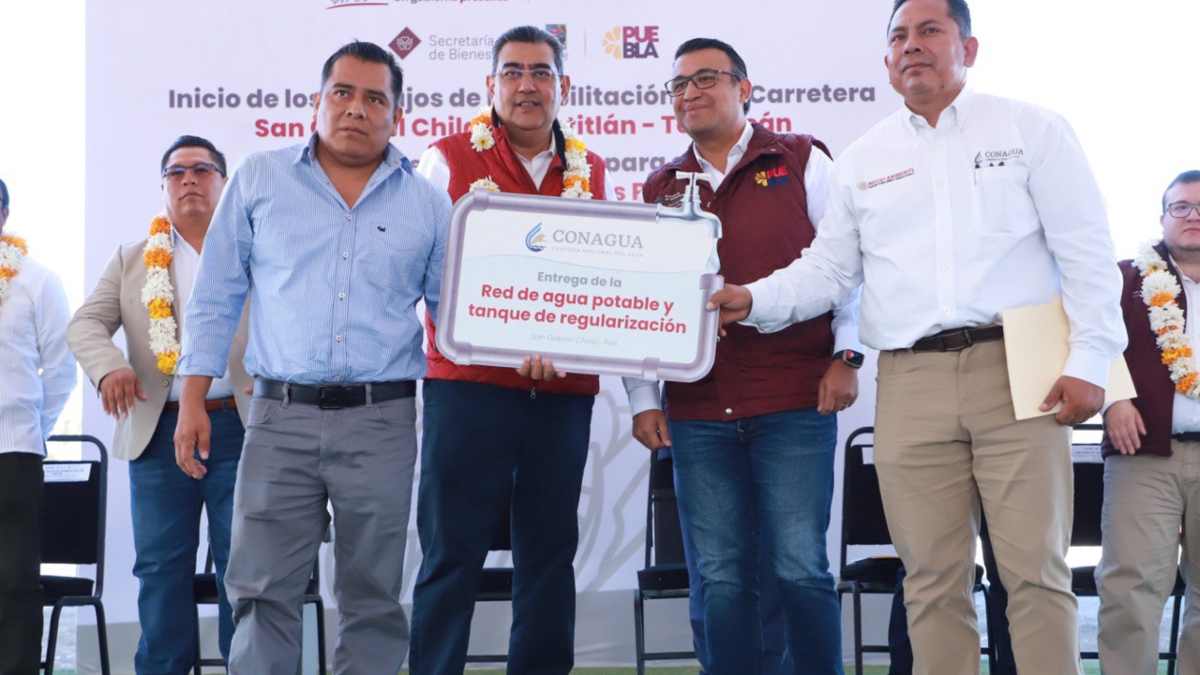 Gobernador entrega más de 20 mil apoyos sociales y obras viales en San Gabriel Chilac