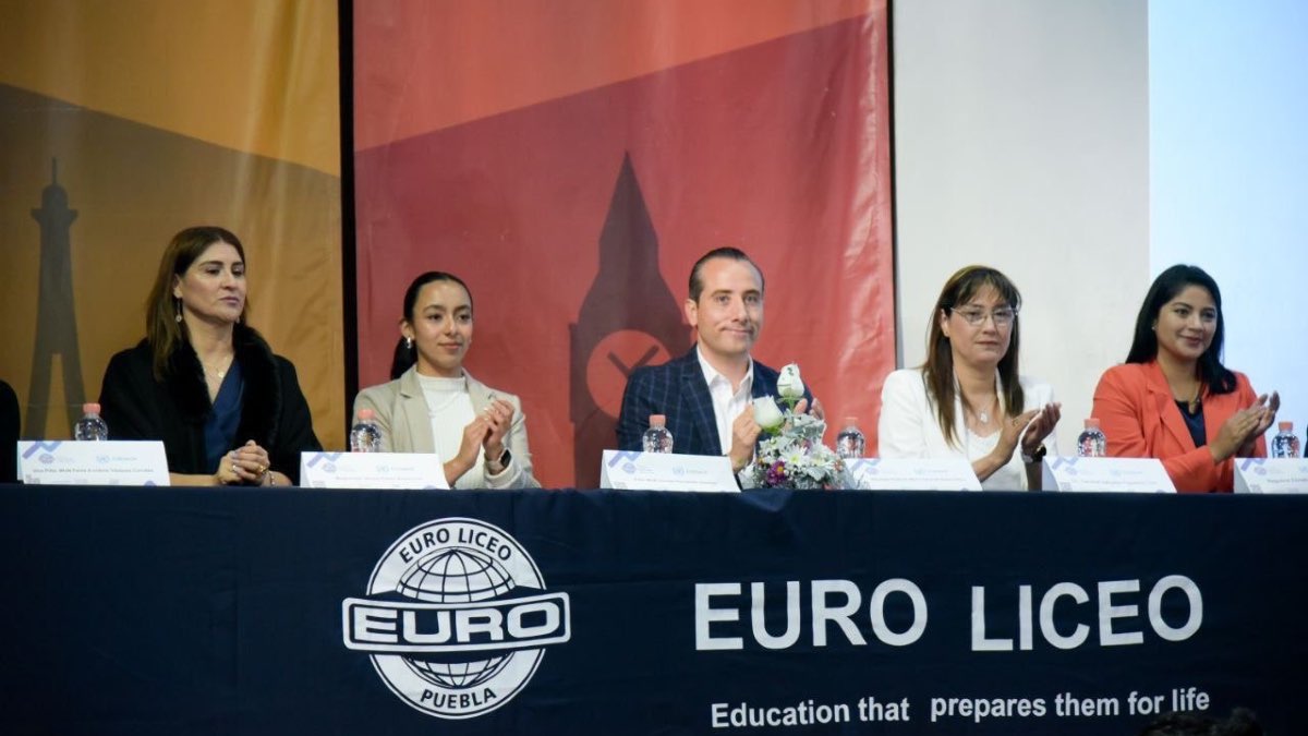 Va Mario Riestra a inauguración del Modelo de las Naciones Unidas en Colegio Euroliceo