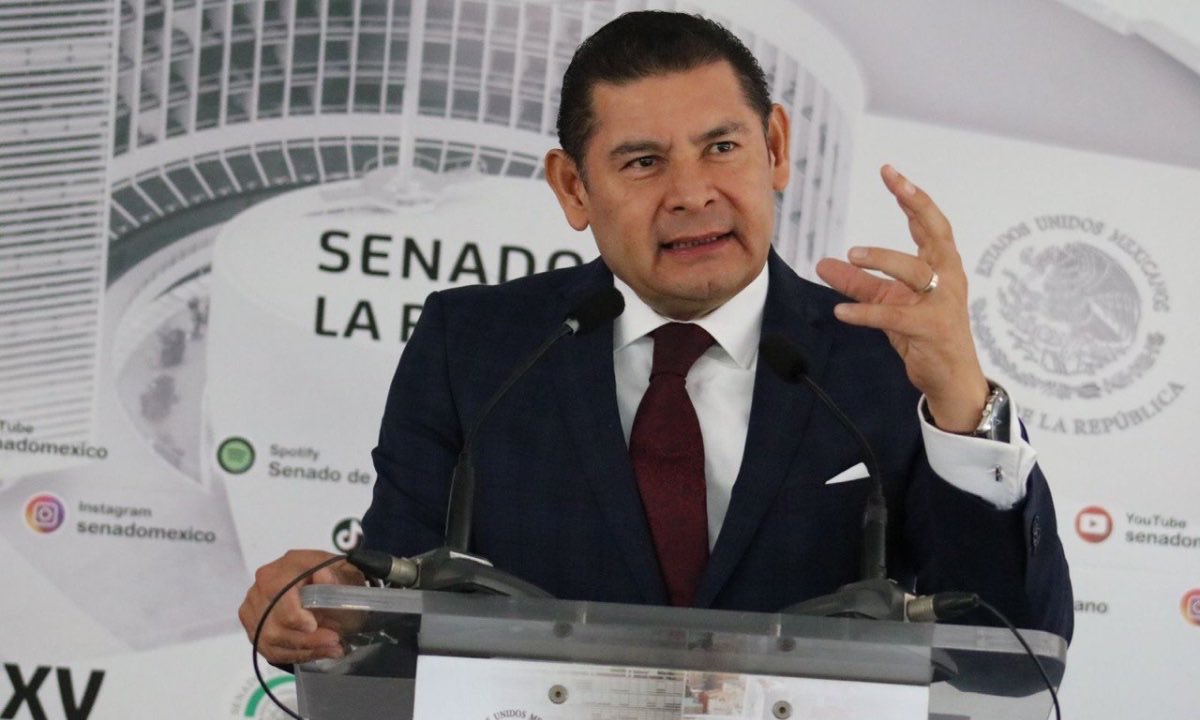 Va Alejandro Armenta a impulsar reforma para prevenir estrés laboral