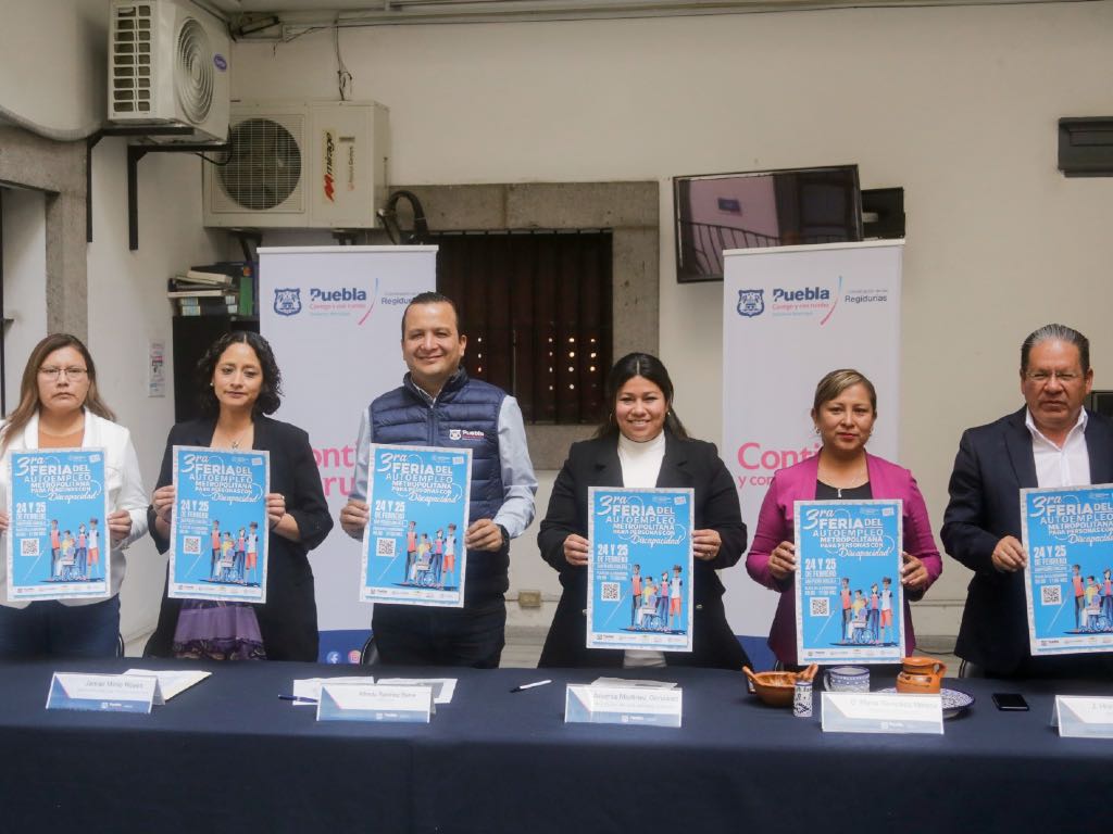 Asiste a la tercera Feria del Autoempleo en la Plaza de la Concordia