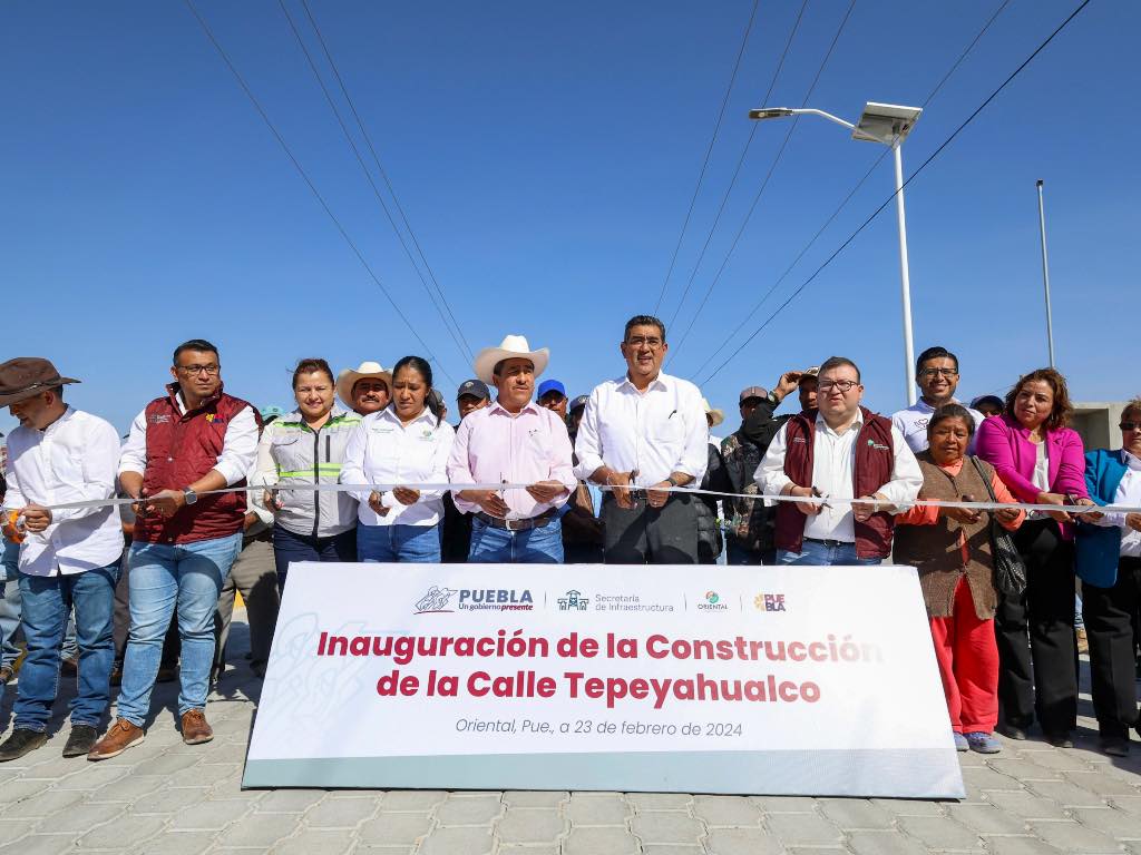 Entrega Sergio Salomón Céspedes obras y acciones para el bienestar en Oriental
