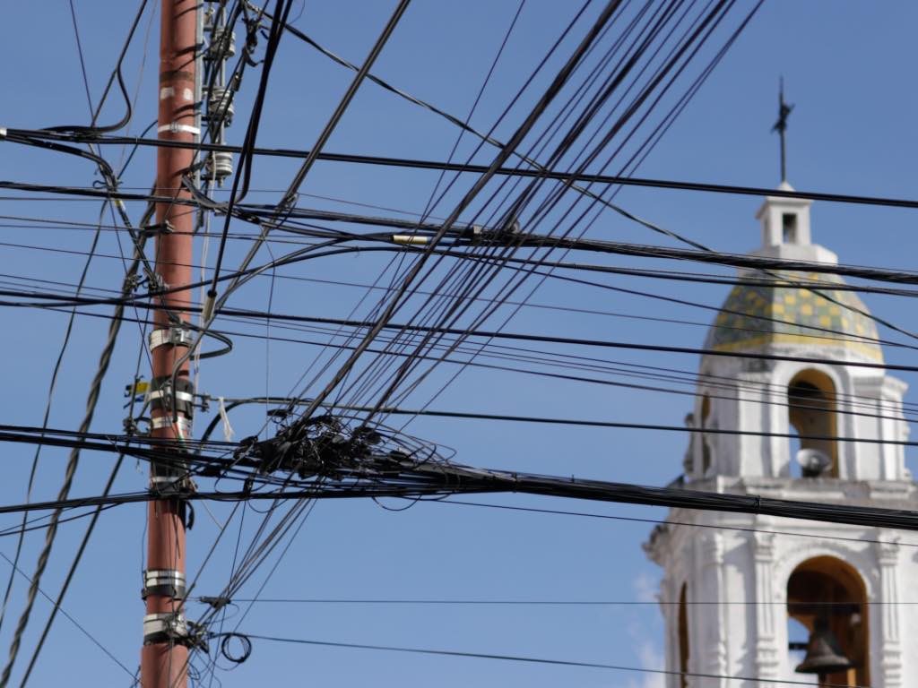 Exhorta Mario Riestra a que los tres órdenes de gobierno trabajen en retirar cableado en desuso