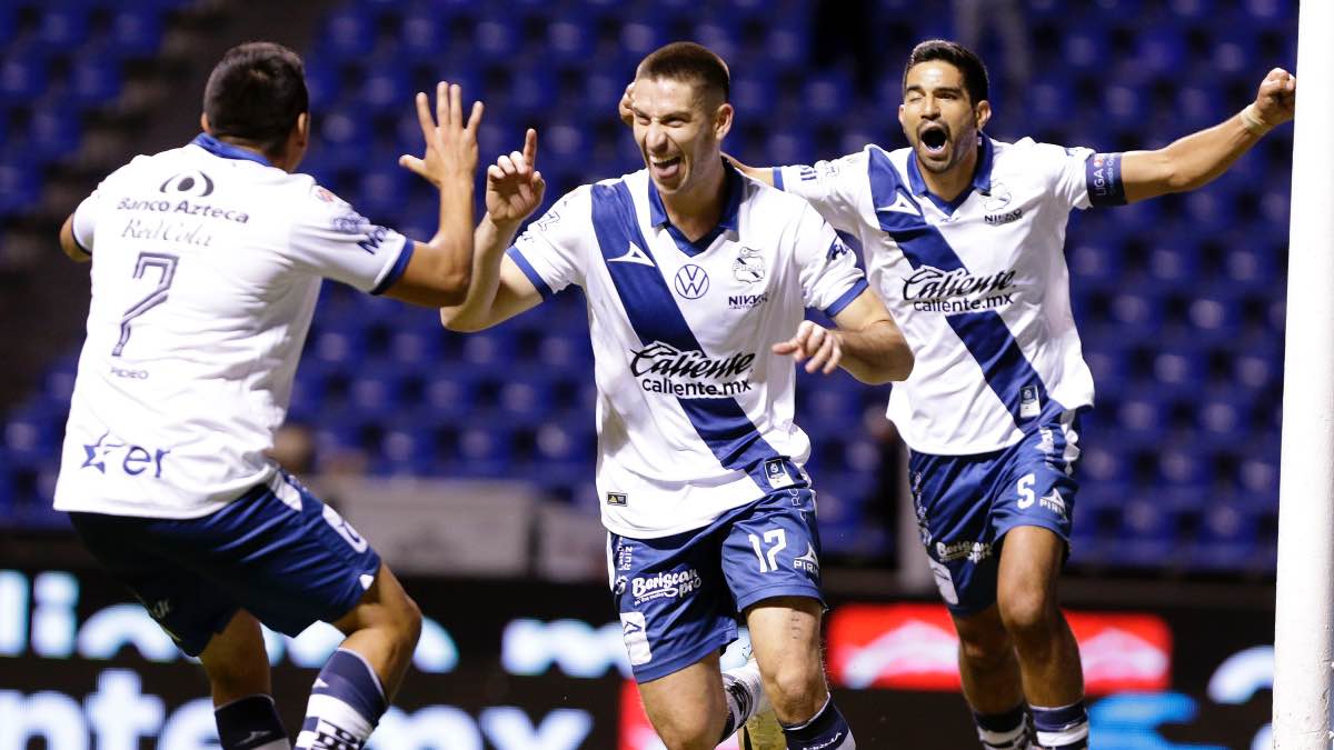 ¡Atención enfranjados! Jugadores del Club Puebla darán firma de autógrafos en Plaza Dorada