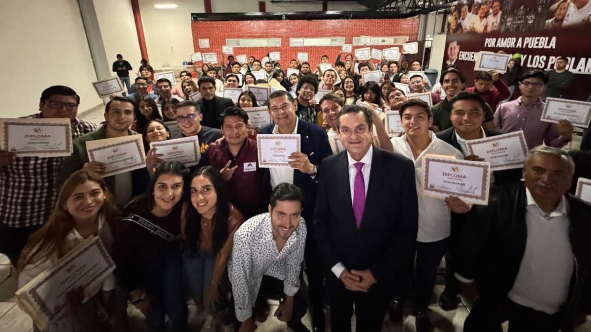 Reconoce Alejandro Armenta a jóvenes que concluyeron el programa "Líderes de Talentos"