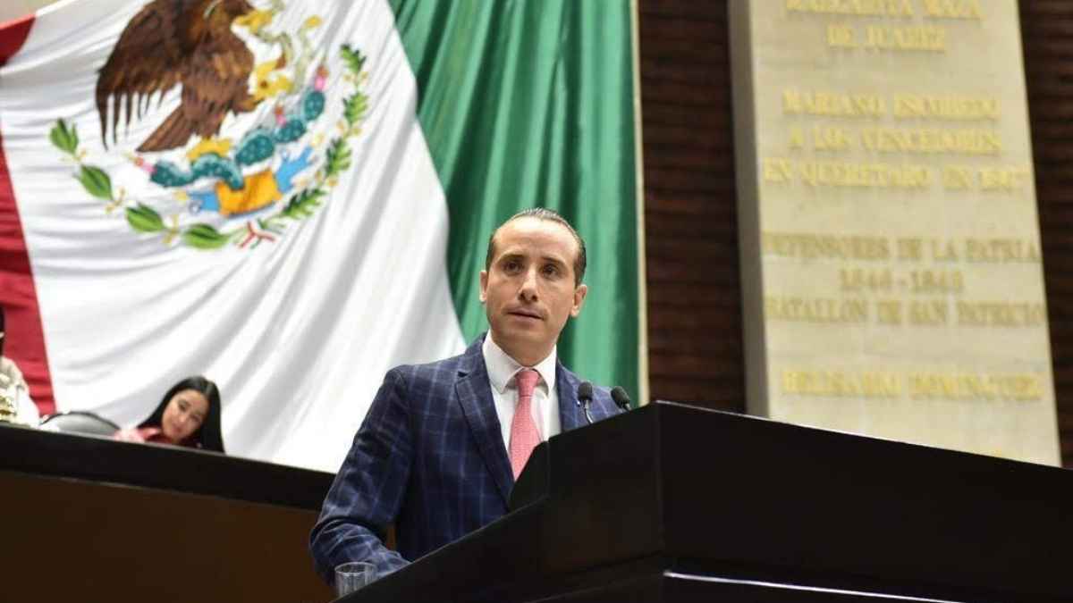 Mario Riestra pide solución a CFE por falta de servicio en San Pablo Xochimehuacan