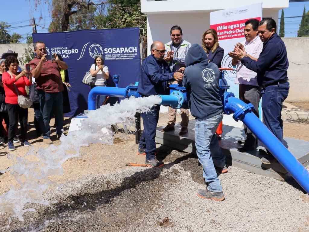 Paola Angon inauguran el pozo de agua de potable en Santiago Momoxpan