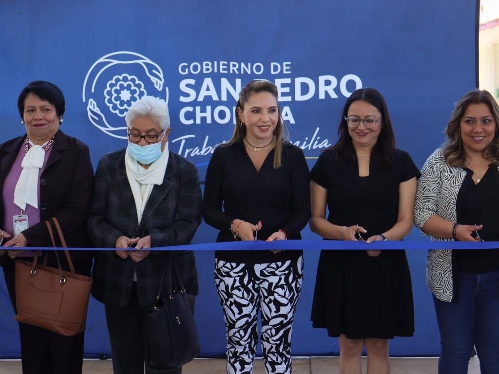 Primaria en el Barrio de la Magdalena de San Pedro Cholula recibe techado