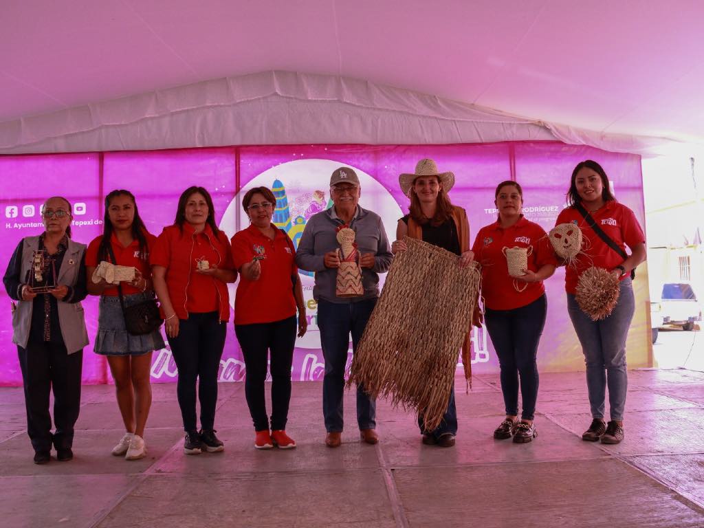 Sobresale gastronomía y artesanía de palma en la Feria Tepexi 2024