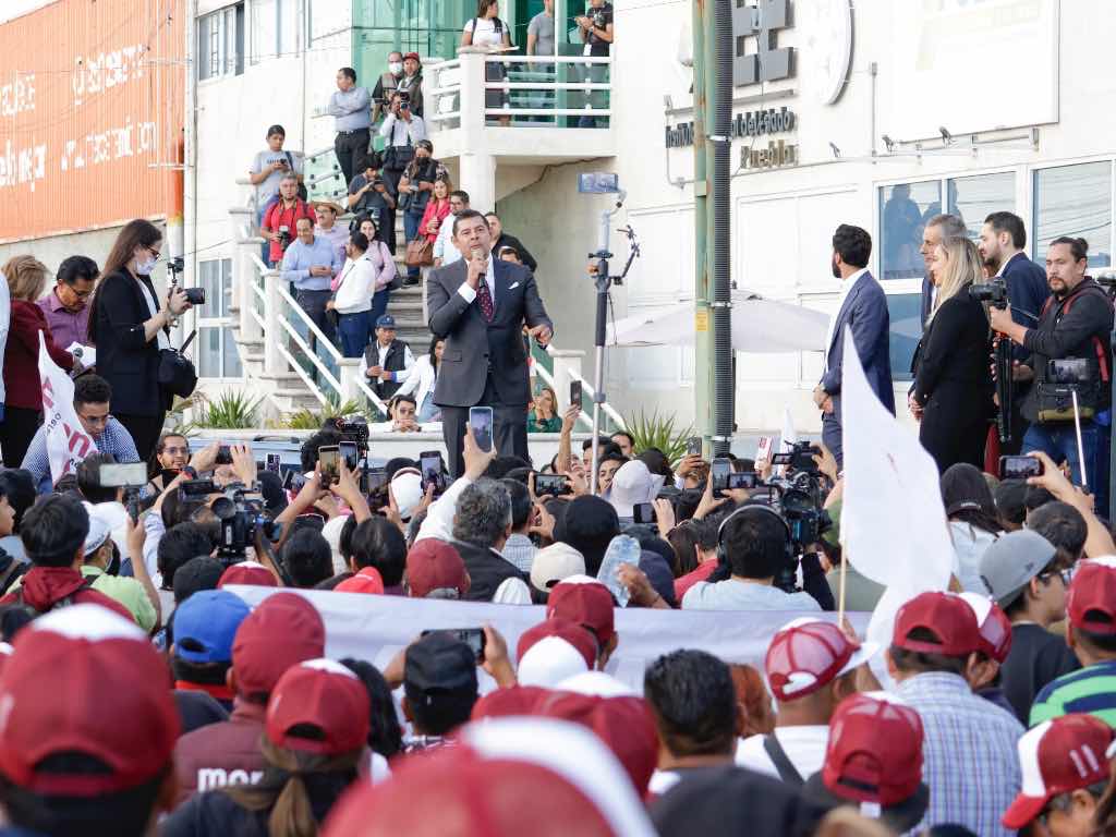Van para candidatos a diputados locales de Morena 15 mujeres y 11 hombres