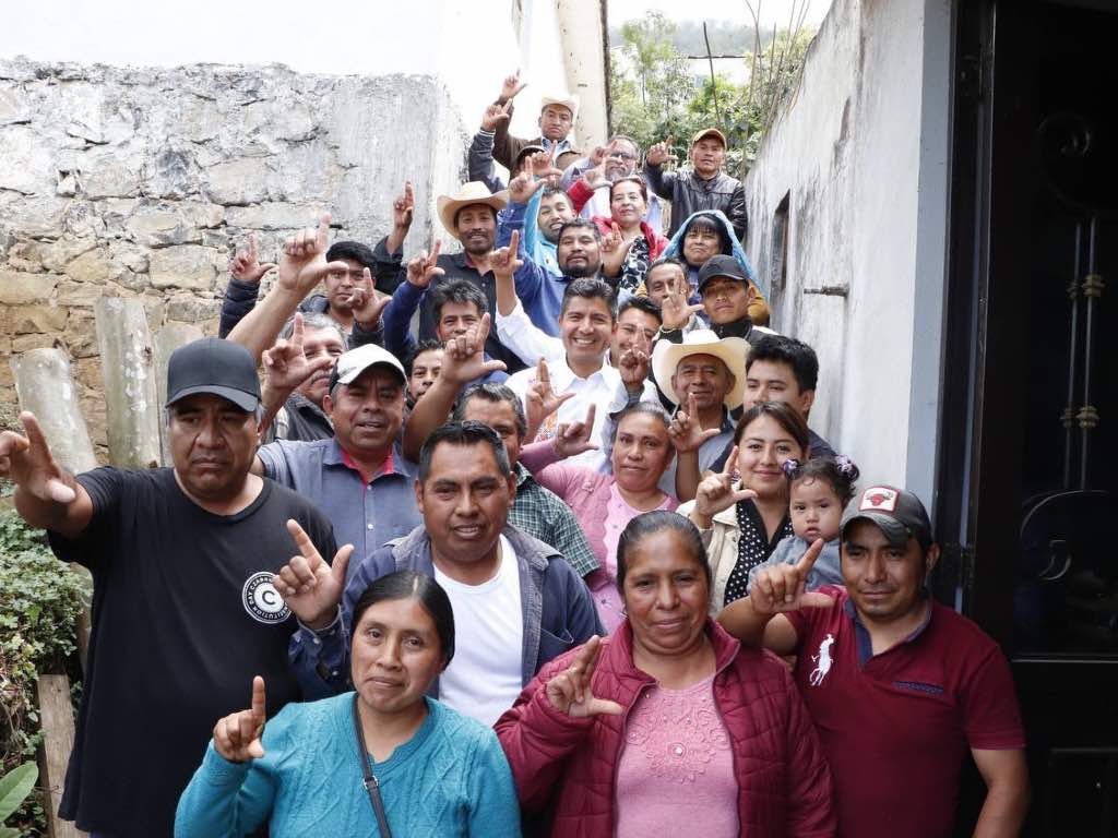 Estructuras partidistas de 70 municipios se han reunido con Lalo Rivera