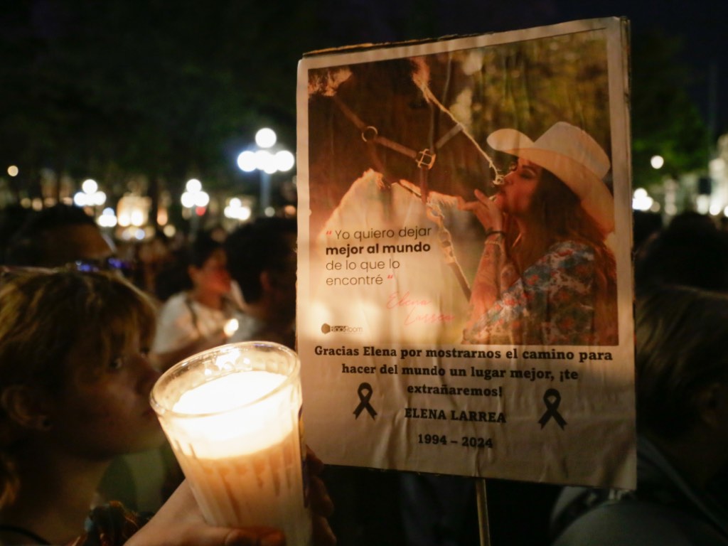 Homenaje a Elena Larrea desde el Zócalo de Puebla