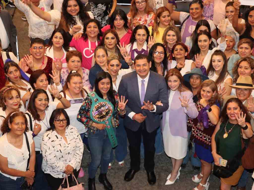 Las mujeres son arquitectas de la equidad: Alejandro Armenta en Expo Todas