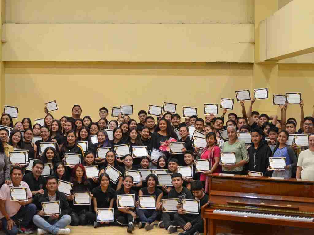 Llevan a cabo recital coral en el Instituto Macuil Xóchitl