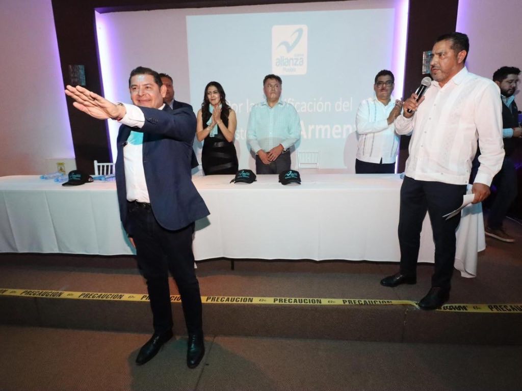 Ante militantes de Nueva Alianza, Alejandro Armenta refrenda el respeto a docentes