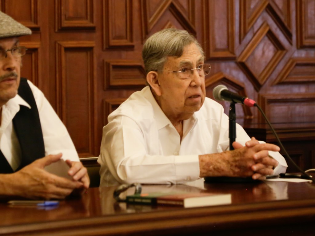 Necesaria una política distinta para satisfacer necesidades de la población: Cuauhtémoc Cárdenas