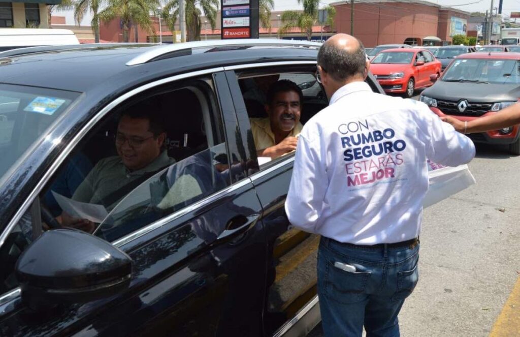 Reconocen trayectoria de Alejandro Cañedo en el servicio Público